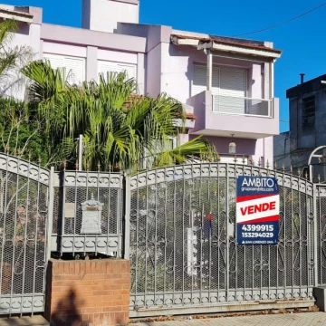 Venta Casa Rosario. Amplisima Pileta.  Dos cocheras. Permuta / Financiación.