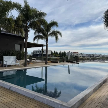 Venta lote vista al lago El Naudir Delta Escobar