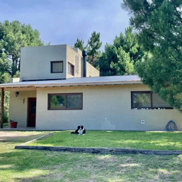 Venta Casa 5 ambientes parque cochera parrilla en Costa Esmeralda