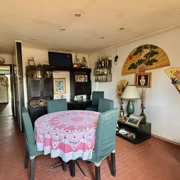 VENTA CASA 5 AMBIENTES PATIO COCHERA SAN VICENTE