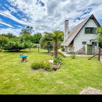 VENTA CASAS SOBRE AMPLIO LOTE EN CHASCOMUS- IDEAL RENTA O INVERSION