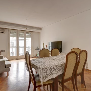 Venta Departamento 3 ambiente con dependencia, zona  caballito norte.