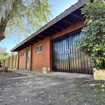 VENTA CASA 4 AMBIENTES PATIO ALTILLO PARQUE LELOIR ITUZAINGO