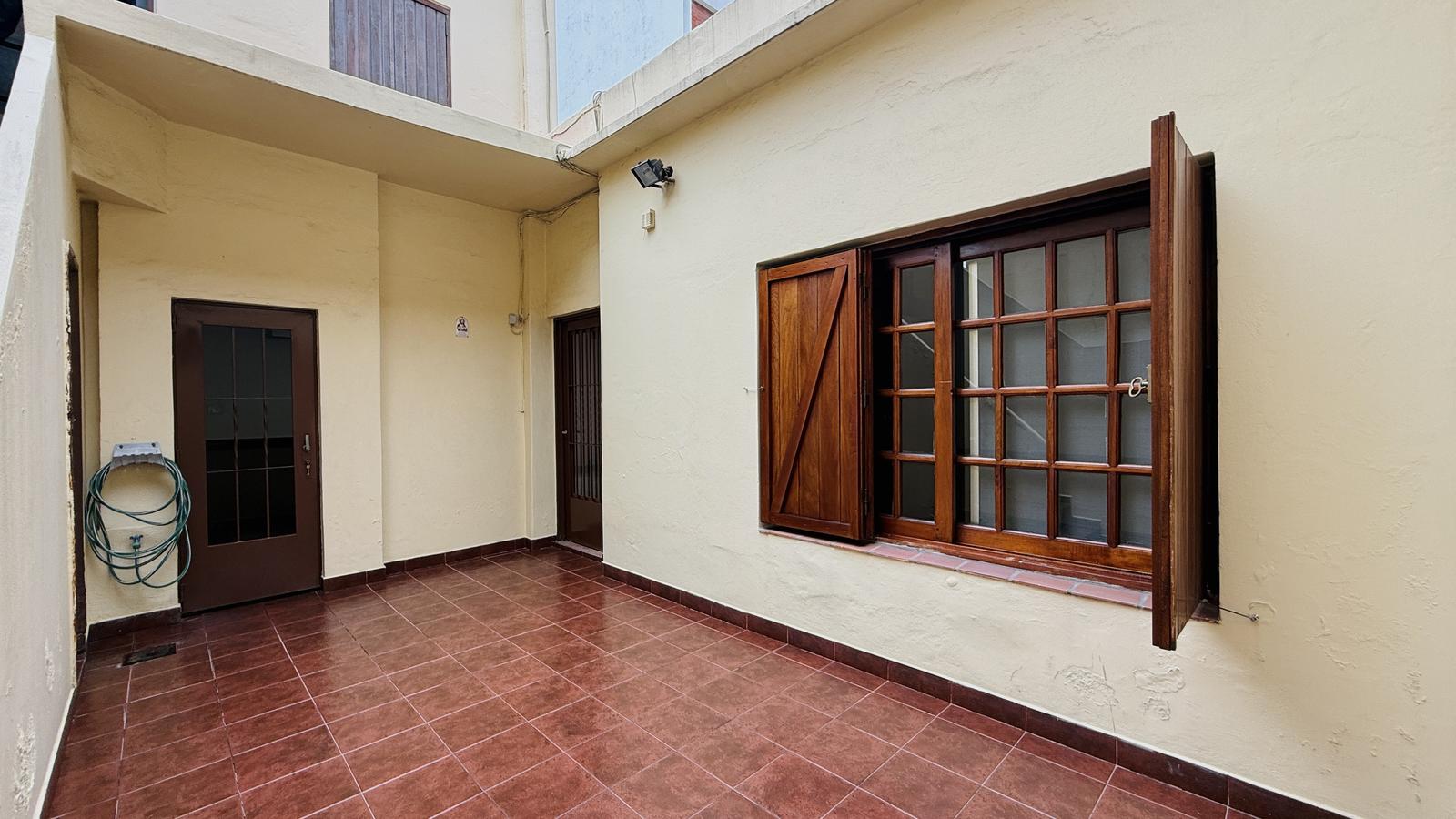 VIsta al acceso de la segunda vivienda
