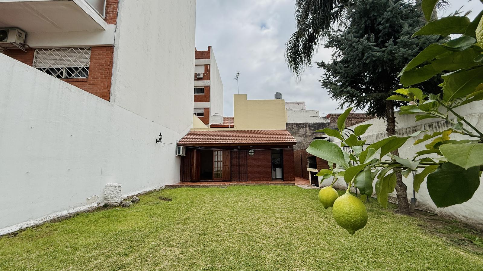 Vista completa del patio