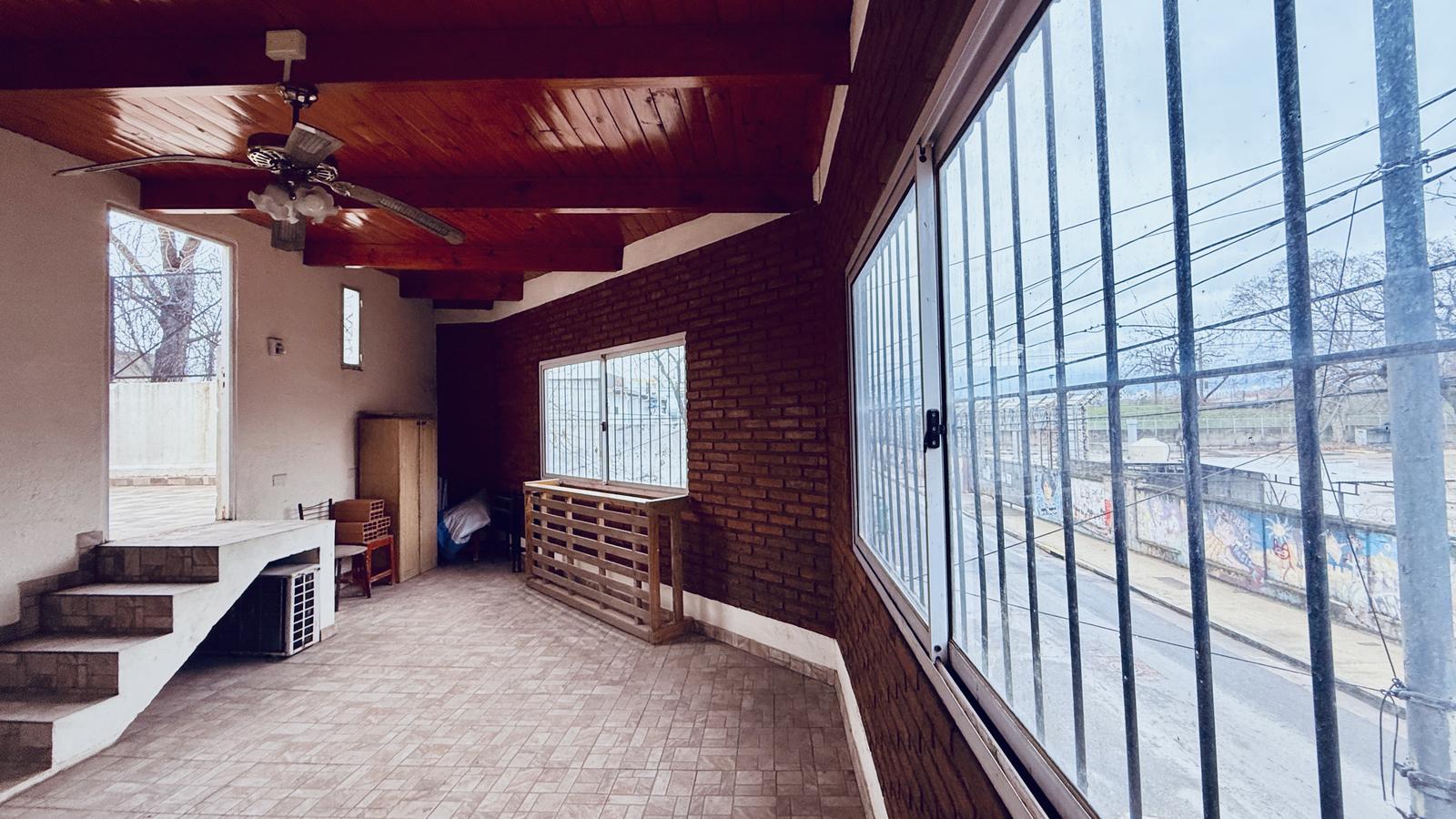 Salón techado en terraza