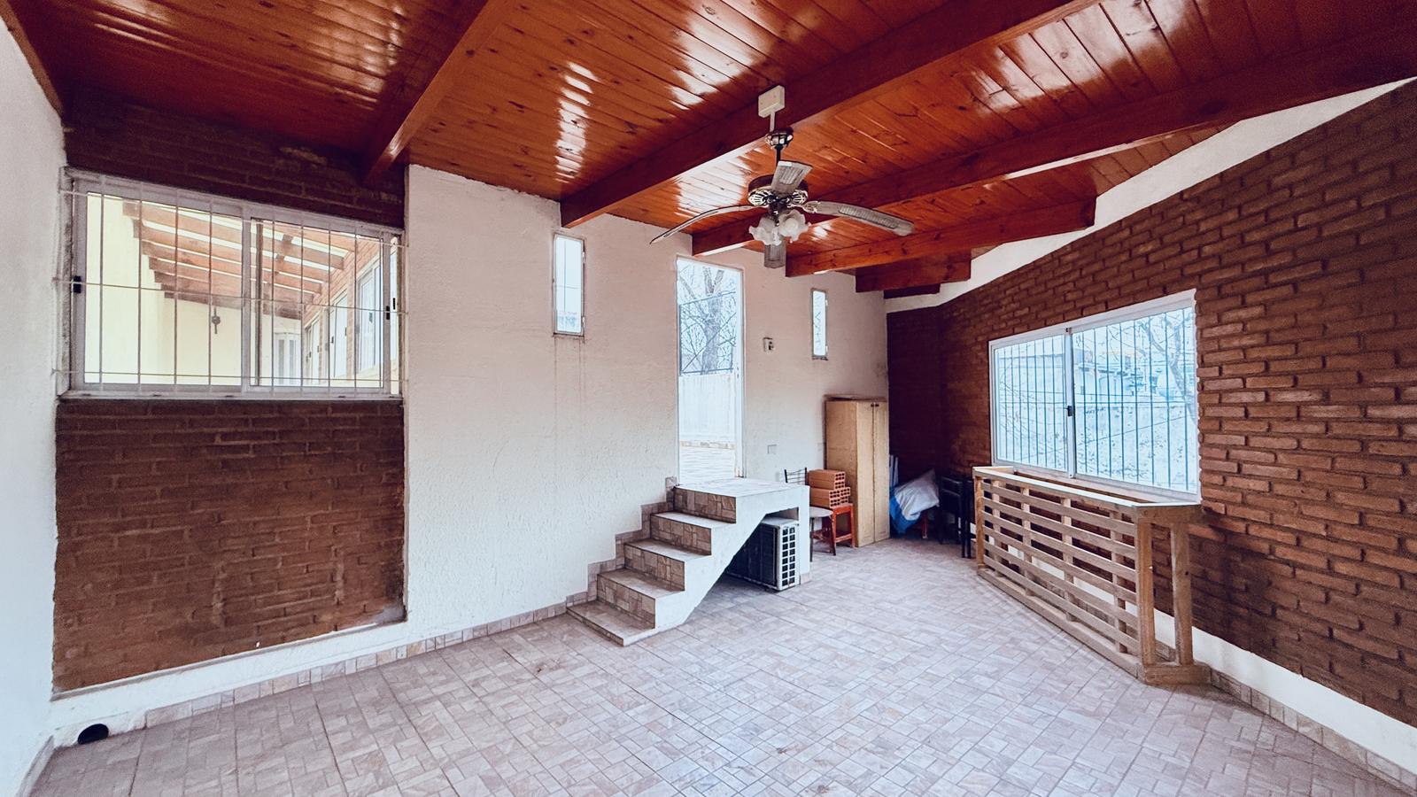 Salón techado en terraza
