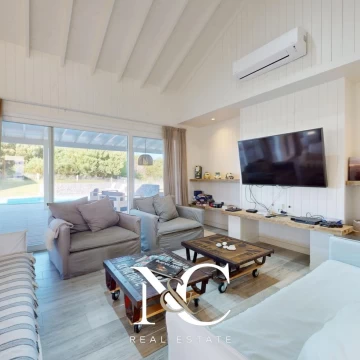 Casa en venta en Costa Esmeralda con Fondo a la Cancha Golf