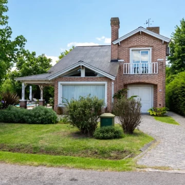 Casa a la venta en country Banco Provincia