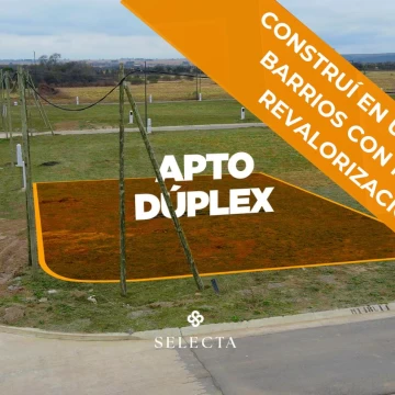 Lote esquina en venta en Docta Central - Frente a plaza, apto dúplex y obras pagas
