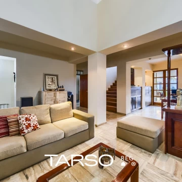 CASA EN VENTA DE 5 DORMITORIOS EN CERRO DE LAS ROSAS