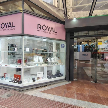 Locales Comerciales en Venta . 9mtrs de frente . Excelente Ubicacion y Renta!
