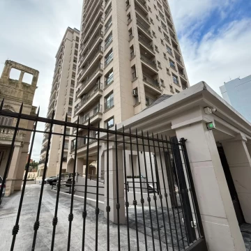 ALQUILER DEPARTAMENTO 4 AMBIENTES CON 2 COCHERAS Y AMENITIES PISO 14 EN BERNAL CENTRO