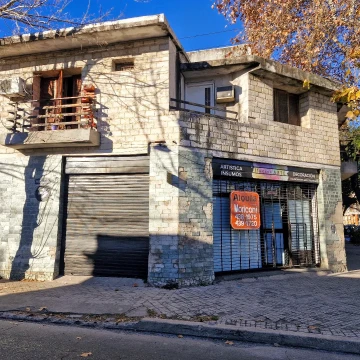 LOCAL COMERCIAL DIVIDIDO