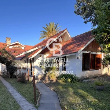 Exclusiva casa en venta en Bv. Centenario-Cañada de Gómez