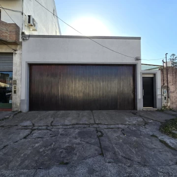Galpón   monoambiente entrada independiente Financiación Sarandí