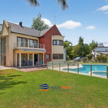 Casa en venta en country Banco Provincia, Francisco Alvarez, Moreno.-