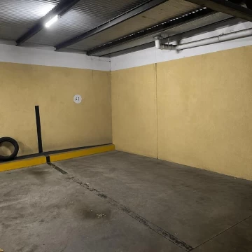 Cochera Santiago al 1400