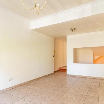 Venta de Tríplex 3 Ambientes con Patio y Parrilla vista a la Plaza – Villa Luro