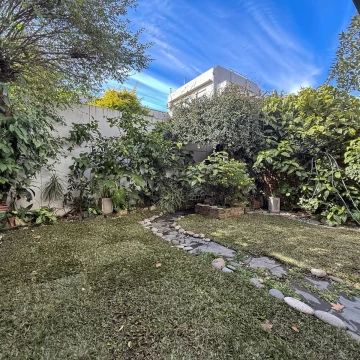 Casa en Venta Villa Devoto | 4 Ambientes mas  Dependencia | Jardín, Terraza y Doble Garage