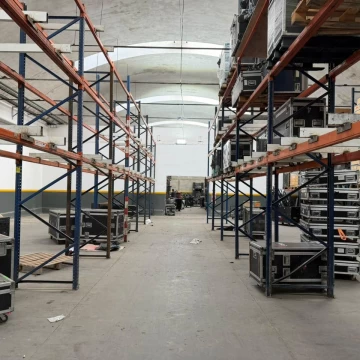 DEPOSITO DE  730 M2 EN INMEJORABLE UBICACION SOBRE PANAMERICANA OLIVOS