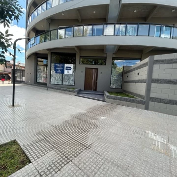 Venta local comercial 120m2 - Santos Lugares
