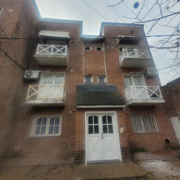 Departamento 1 dormitorio vista fte y cta fte
