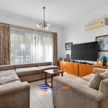 Casa a la Venta en el Casco de Moreno