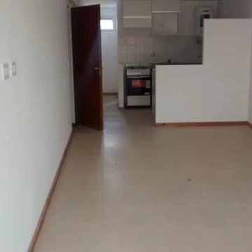 Monoambiente con balcon al frente - Arroyito - Rosario