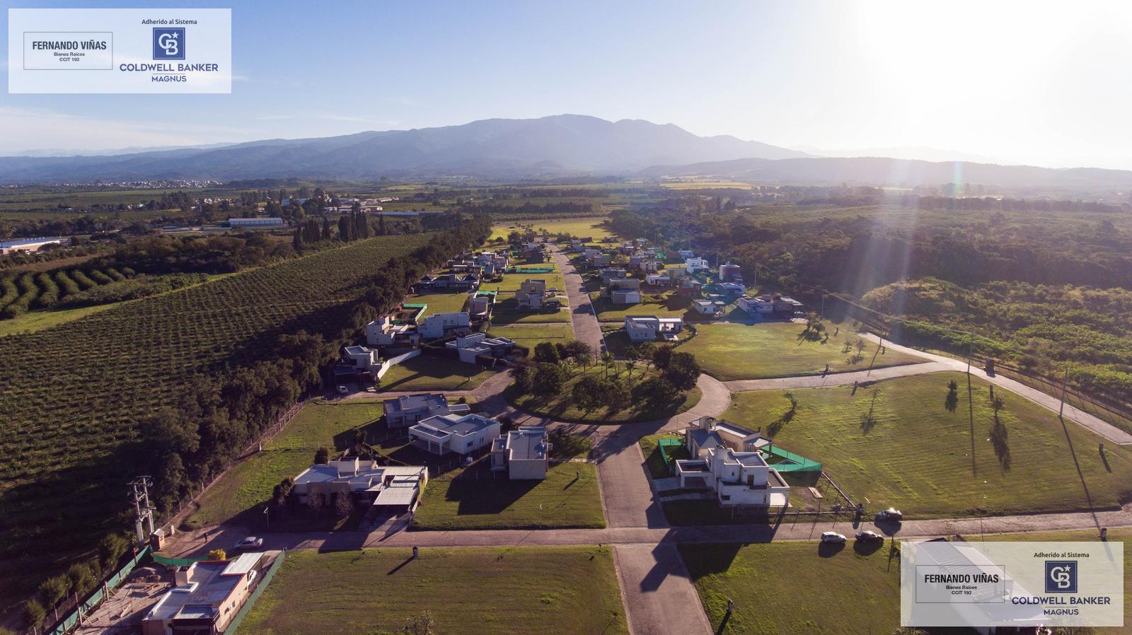 Vista aerea Barrio hacia los cerros
