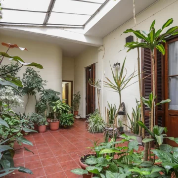 Venta PH de 3 ambientes en Colegiales con Cochera Patio y Terraza propia