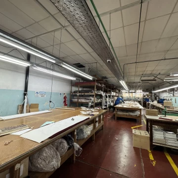 Venta/Alquiler  de Local Comercial e Industrial de Gran Escala en Constitución, Capital Federal 