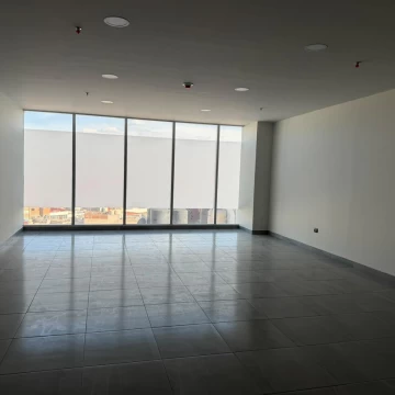 OFICINAS EN VENTA EN TORRE ALBERTINA, ZONA LA PAZ