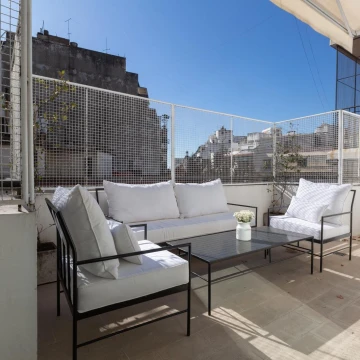 4 ambientes y terraza en pleno Recoleta