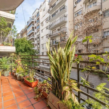 Piso 4 ambientes con dependencia - Recoleta