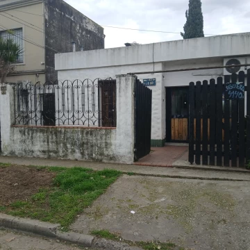CASA DE 3 DORMITORIOS EN LA FLORIDA