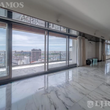 Av. Alvear y Parera. Torres Mario Roberto Álvarez. Piso alto.