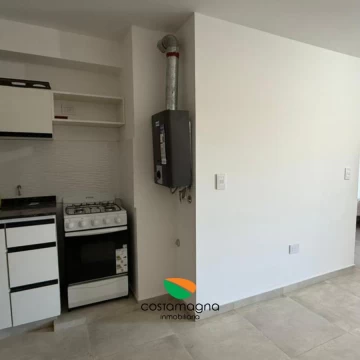 Departamento de un dormitorio con balcón Frente en barrio Alto Alberdi