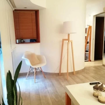 Departamento 2 dormitorios con patio. Venta. La Plata