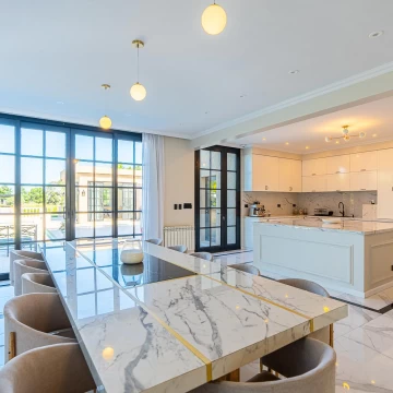 Casa de Lujo en Venta de 4 Dormitorios, en Barrio Cerrado Puerto Roldan, Roldan