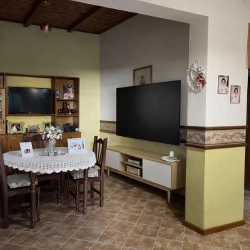 Casa de pasillo en venta de 1 Dormitorio, Superi 1200, Alberdi Rosario