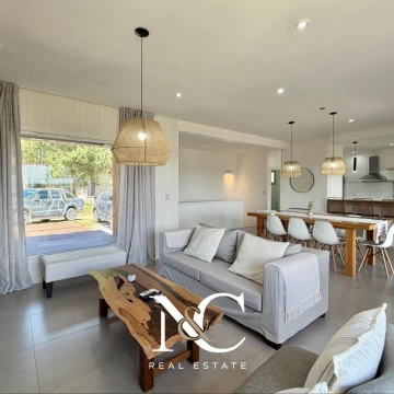 Casa  en venta en Costa Esmeralda barrio Senderos