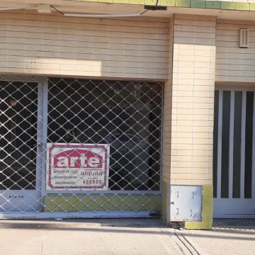 Local en  Carlos Pellegrini
