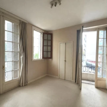 Departamento en venta Estilo Francés de 3 Ambientes con ventanales en La Isla, Recoleta