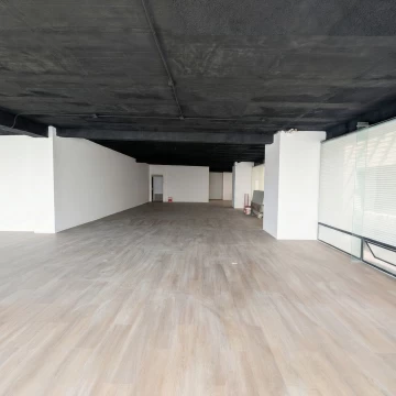 Oficina en renta en Plaza Antigua 2