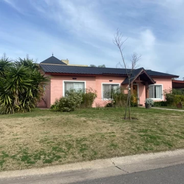 Casa en venta en una planta en San Alfonso Pilar del Este