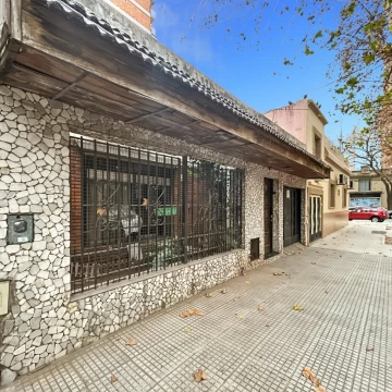 Casa sobre Lote Propio en Caballito Norte | Cochera, Terraza y Gran Potencial