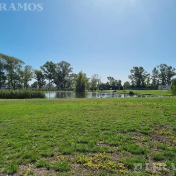 VENTA CASA EN CASUARINAS DEL PILAR