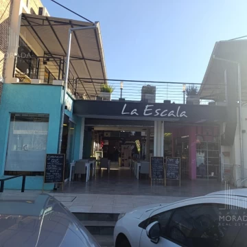 Local en venta con Renta, Centro Comercial La Escala, Caamaño