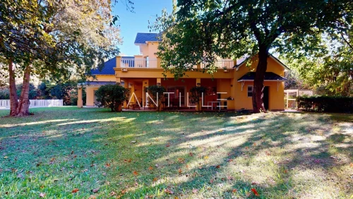 CASA EN VENTA | ABRIL CLUB DE CAMPO